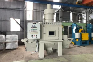 May phun cat cong nghiep dang ban xoay