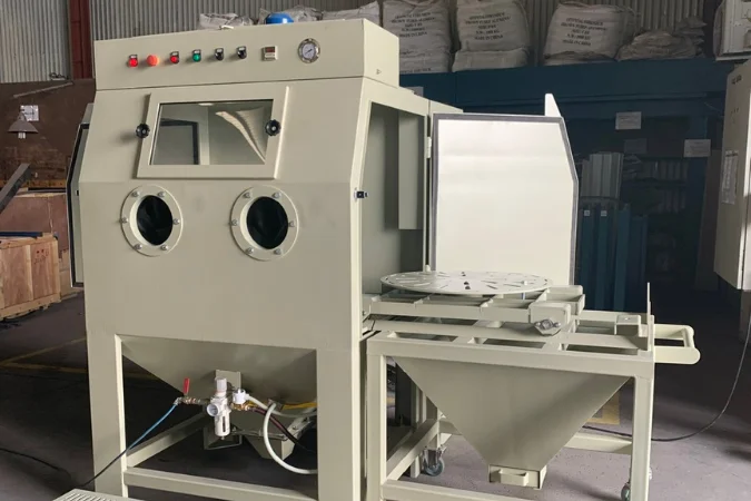 Tủ bắn cát làm sạch nhanh, hiệu quả, an toàn, thân thiện 2 Co nhieu loai tu ban cat voi cau hinh khac nhau